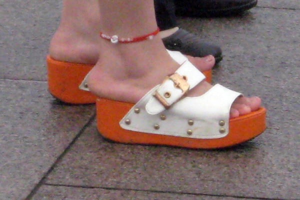   limcollege.edu staff Staff Profiles Desktops & Documents lola.rephann My Documents website BLOGS Hubspot Blogs Study Abroad China Sandals