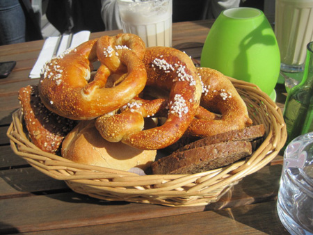   limcollege.edu staff Staff Profiles Desktops & Documents lola.rephann My Documents website BLOGS Hubspot Blogs Study Abroad London pretzels