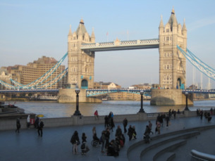   limcollege.edu staff Staff Profiles Desktops & Documents mfinnin My Documents My Pictures Website images study abroad blogs tower bridge resized 600